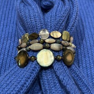 Stretch Bracelet Blue Gray Shells